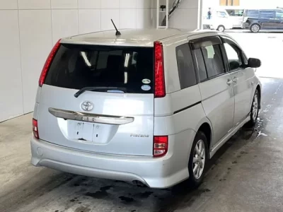 Toyota ISIS
