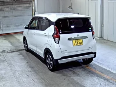 Mitsubishi EK X