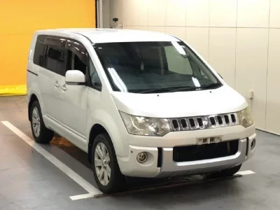 Mitsubishi DELICA D5