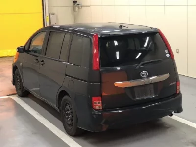 Toyota ISIS