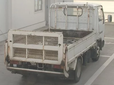 Nissan TRUCK
