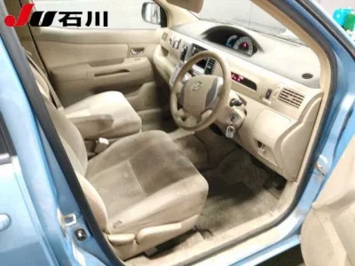 Toyota RAUM