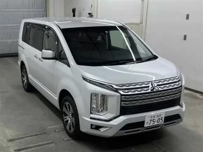 Mitsubishi DELICA D5