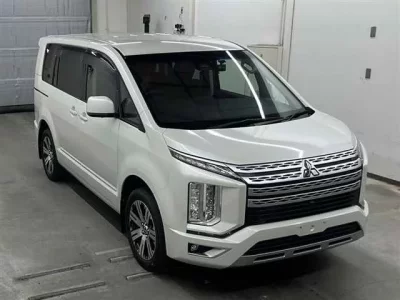 Mitsubishi DELICA D5