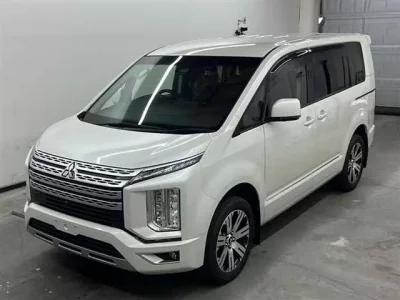 Mitsubishi DELICA D5