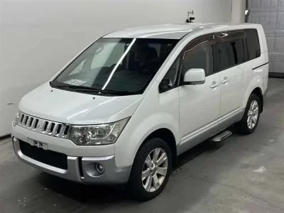 Mitsubishi DELICA D5