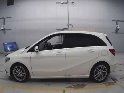 Mercedes-Benz B CLASS