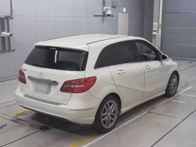 Mercedes-Benz B CLASS