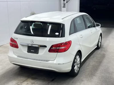 Mercedes-Benz B CLASS