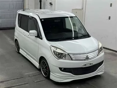 Mitsubishi DELICA D2