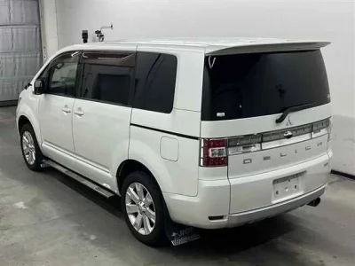 Mitsubishi DELICA D5