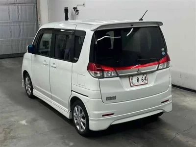 Mitsubishi DELICA D2