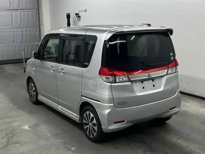 Mitsubishi DELICA D2
