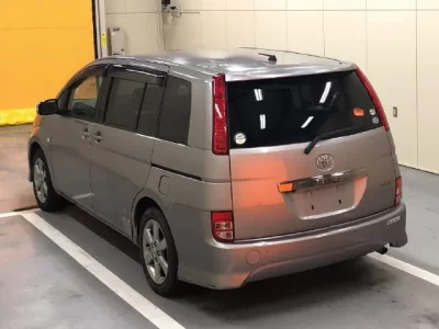 Toyota ISIS
