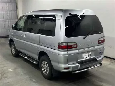 Mitsubishi DELICA