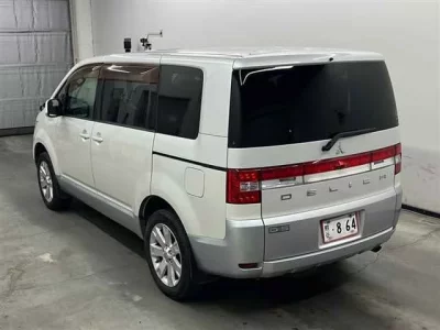 Mitsubishi DELICA D5