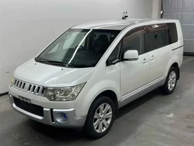 Mitsubishi DELICA D5