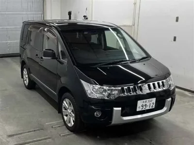 Mitsubishi DELICA D5
