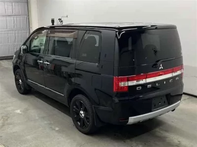 Mitsubishi DELICA D5