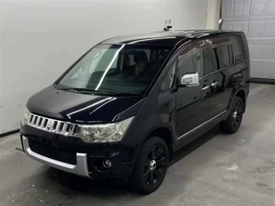 Mitsubishi DELICA D5