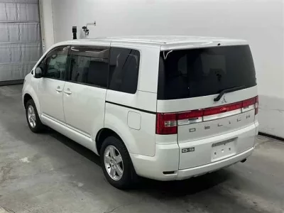 Mitsubishi DELICA D5