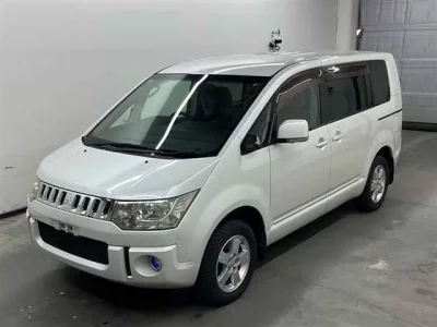 Mitsubishi DELICA D5