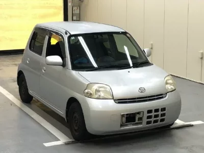 Daihatsu Esse
