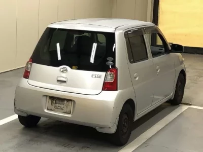 Daihatsu Esse