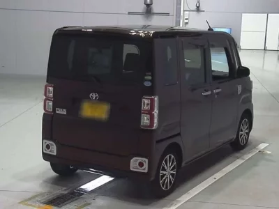 Toyota PIXIS MEGA