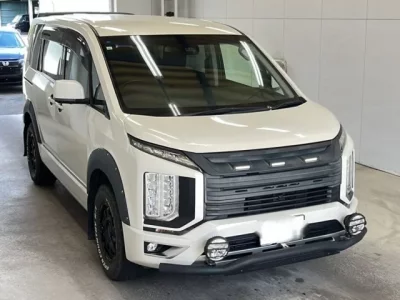 Mitsubishi DELICA D5
