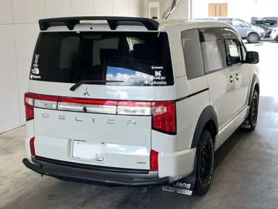 Mitsubishi DELICA D5
