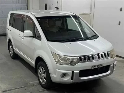 Mitsubishi DELICA D5