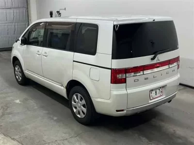 Mitsubishi DELICA D5