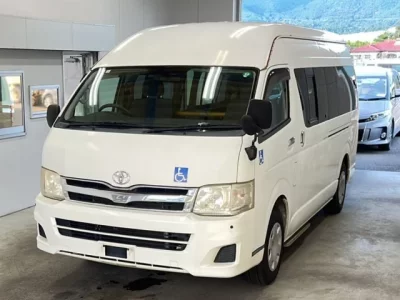 Toyota REGIUS ACE COMMUTER