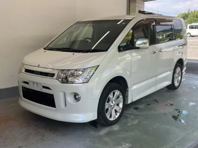 Mitsubishi DELICA D5