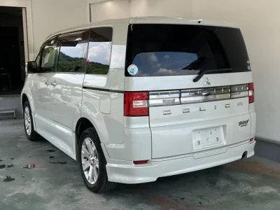 Mitsubishi DELICA D5