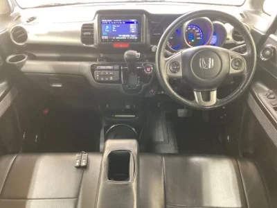 Honda N BOX SLASH