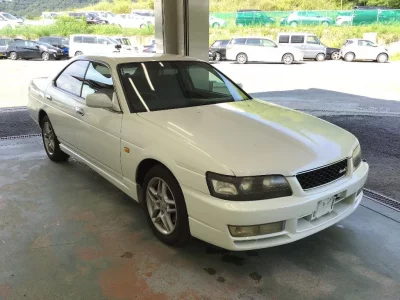Nissan LAUREL