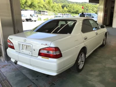 Nissan LAUREL