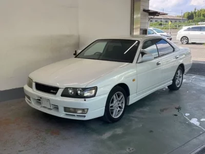 Nissan LAUREL