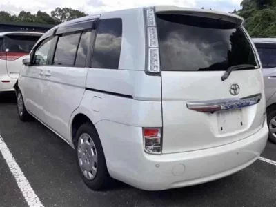 Toyota ISIS