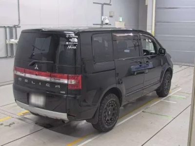 Mitsubishi DELICA D5