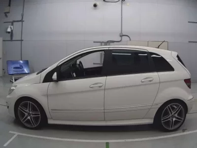 Mercedes-Benz B CLASS