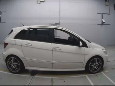 Mercedes-Benz B CLASS