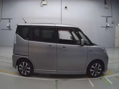Mitsubishi DELICA D2