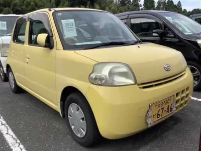 Daihatsu Esse