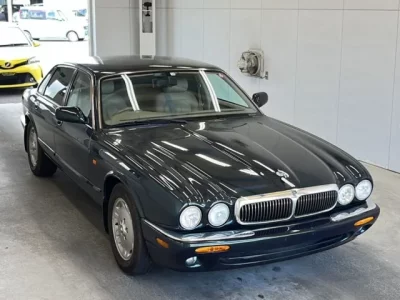 Jaguar XJ SERIES
