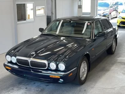 Jaguar XJ SERIES