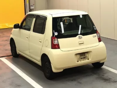 Daihatsu Esse
