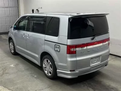 Mitsubishi DELICA D5